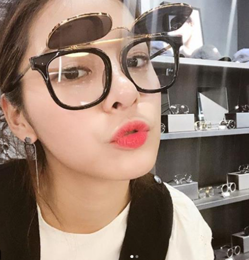 칼리프애쉬 선글라스 네이키드 NAKED 01 플립스타일